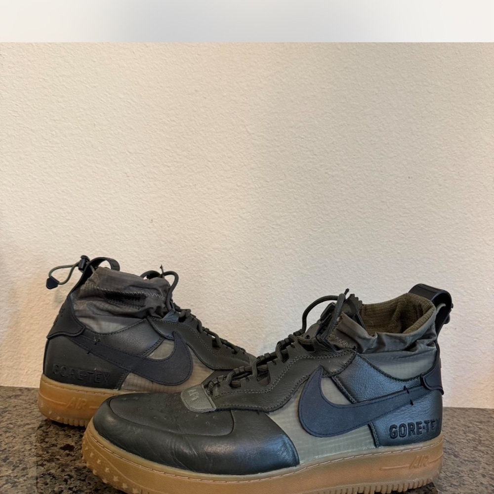 Nike GORE-TEX Men's Sneakers